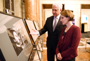 Volksbund deutsche Kriegsgräberfürsorge Generalsekretärin Daniela Schily und Prof.Dr. Eckart Stratenschulte von der Europäischen Akademie Berlin